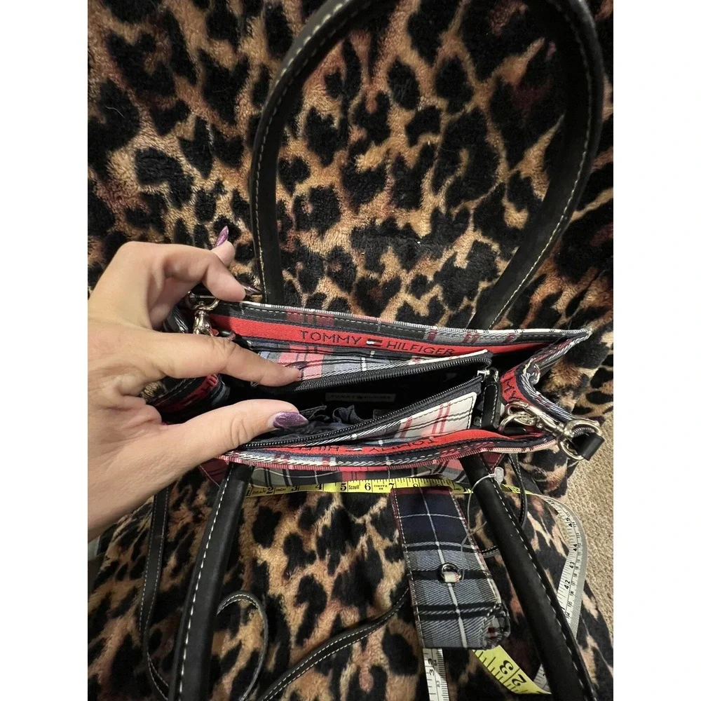 Tommy Hilfiger Plaid Purse With Phone Case Vintage NWOT‎